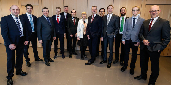 Hans-Uhde-Preis Gruppenbild bei der Verleihung des Hans-Uhde-Preises