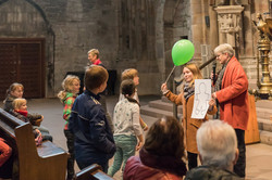 Kinder lernen bei der KinderUni in der Reinoldikirche dazu