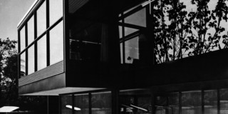 Stahlbau Schwarz-weiß Foto des ehemaligen Restaurant "Buschmühle" im Dortmunder Westfalenpark.
