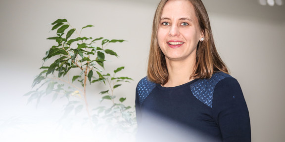 Ulrike Magarin Portraitfoto einer Frau.