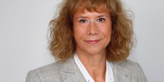 Portrait photo of Prof. Katharina Morik 