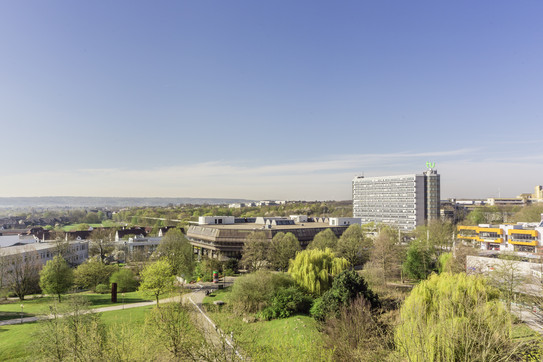 Panorama TU Dortmund Blick über das Parkgelände der TU Dortmund auf den Mathetower, die Bibliothek und die Mensa