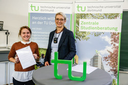 Eröffnung SchülerUni Eröffnung SchülerUni Zeugnisübergabe