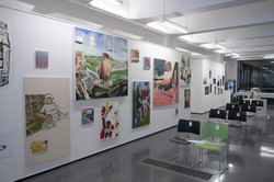 Kunstwerke im Raum Verschieden Kunstwerke in einem Raum