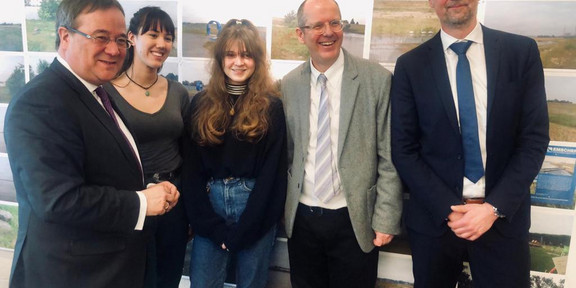Ministerpräsident Armin Laschet, Jessica McPhee, Molly Klinghorn, Prof. Wolfram Höfer, Peter Rosenbaum