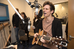 Musiker mit Gitarre bei eldoradio