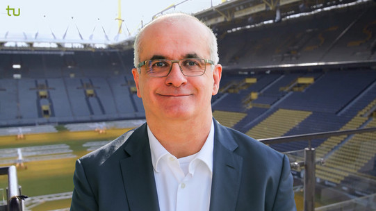 Rektor Prof. Manfred Bayer im Stadion