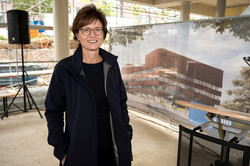 Prof. Gabriele Sadowski at the topping-out ceremony in the building shell