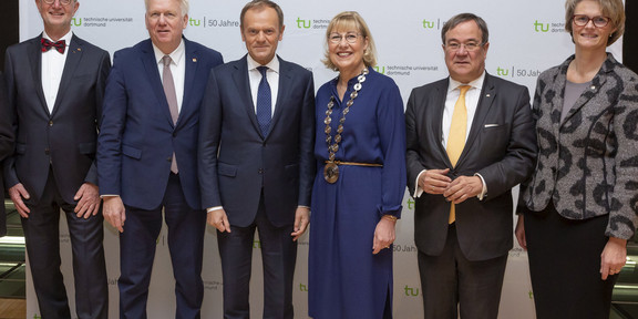 Gruppenfoto beim Festakt zum 50-jährigen Jubiläum.