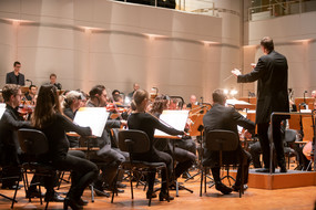 Studentenorchester Dortmund mit Dirigent