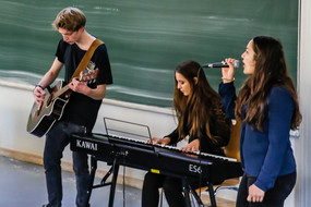 Eröffnung SchülerUni Band