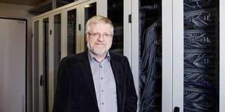Portraitfoto Rolf Bauer