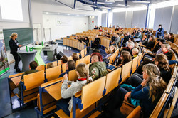 Eröffnung SchülerUni Hörsaalbild