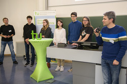 Eröffnung der SchülerUni WS2019/2020_10 Fragerunde mit Schülerstudierenden moderiert durch Herr Maßberg.