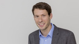 Portrait photo of Prof. Daniel Summerer. 