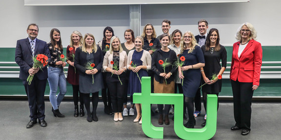 Absolventenfeier Lehramt Gruppenfoto von Lehramtsabsolventen.