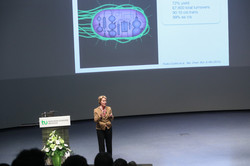 Frances Arnold auf der Bühne