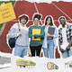 In der Bildcollage sind vier Studierende zu sehen. Schräg links über ihnen hängt ein gelber Zettel mit der Aufschrift "Einen guten Start!". Der Hintergrund zeigt eine rote Rennlaufbahn. Im unteren Teil des Bildes sind vier Skizzen bekannter Orte des Campus zu sehen.