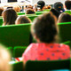 Studierende im Hörsaal Studierende sitzen zum Studienstart in einer Vorlesung.