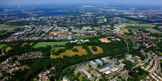 Luftbild Campus Nord und Campus Süd Das Bild zeigt den Campus Nord und Campus Sued von oben.
