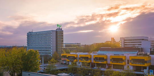 Der Campus Nord bei Sonnenuntergang
