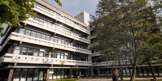 Das Gebäude an der Emil-Figge-Straße 50.