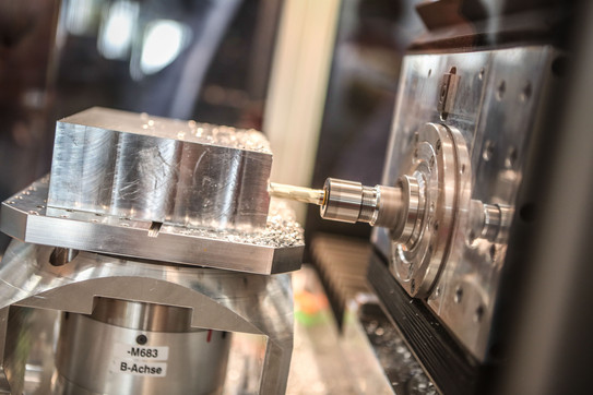 A machine from the metal cutting production.
